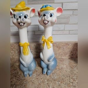 Kitschy long neck mouse Salt n pepper shaker